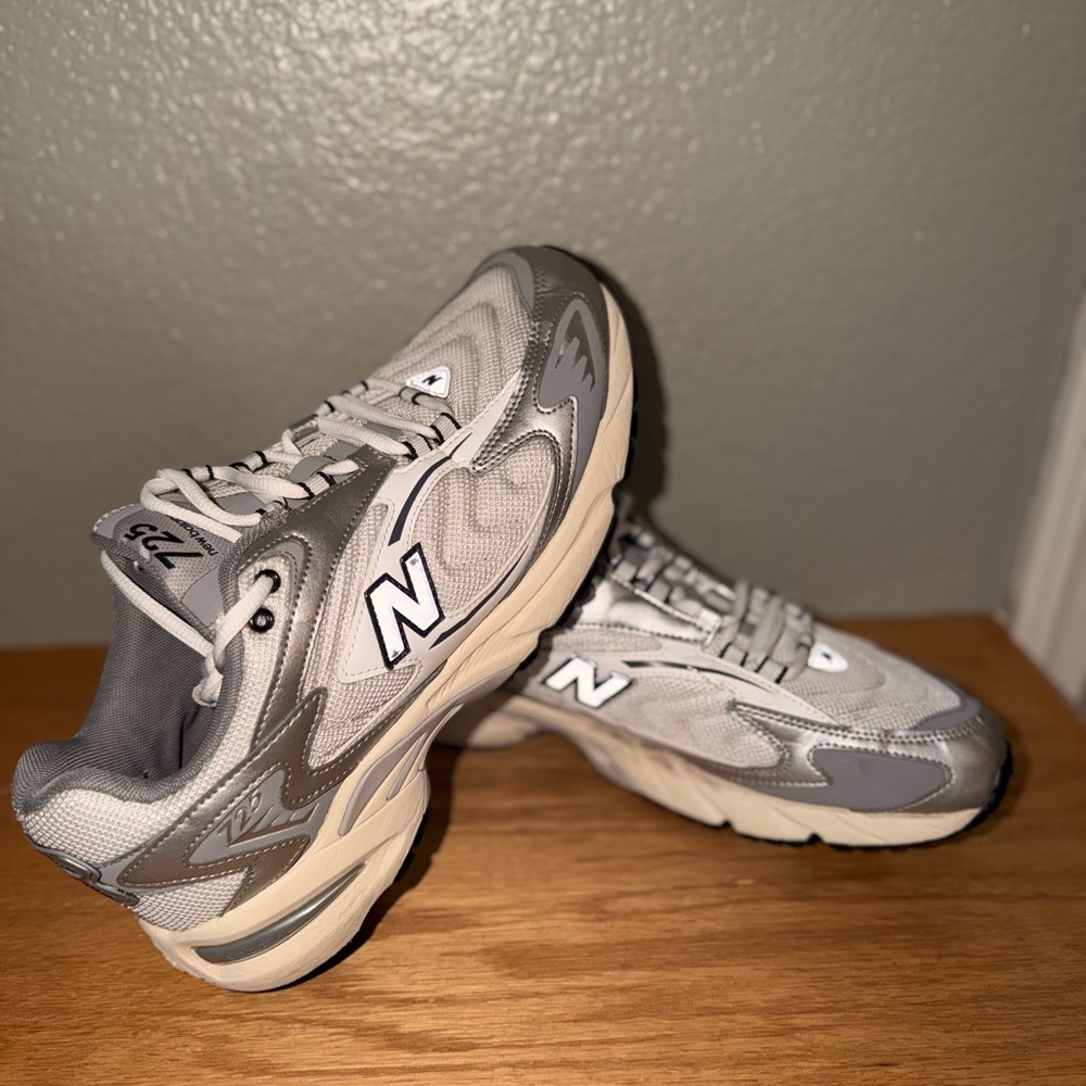 New Balance Lifestyle 725 - Picture 2 of 9